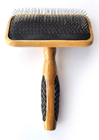 BASS Slicker Brush Wood Handle Medium